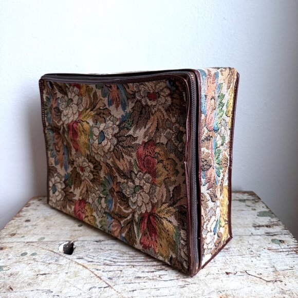 Vintage Floral Tapestry Collapsible Suitcase with Lucite Handle and Zipper Closu - Picture 3 of 16